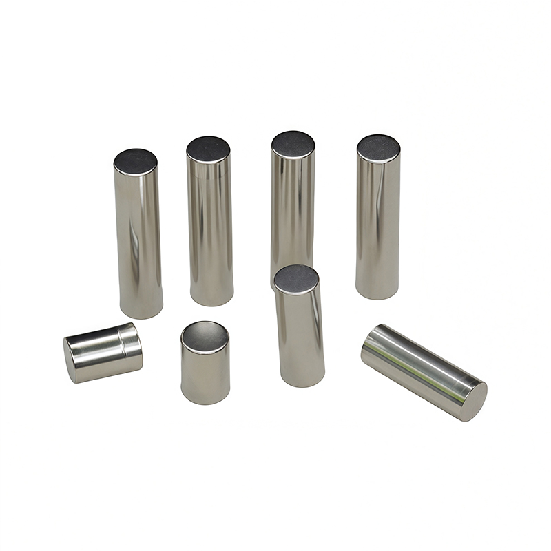 How can the insulation effect between the battery steel casing and the internal battery cells be guaranteed?